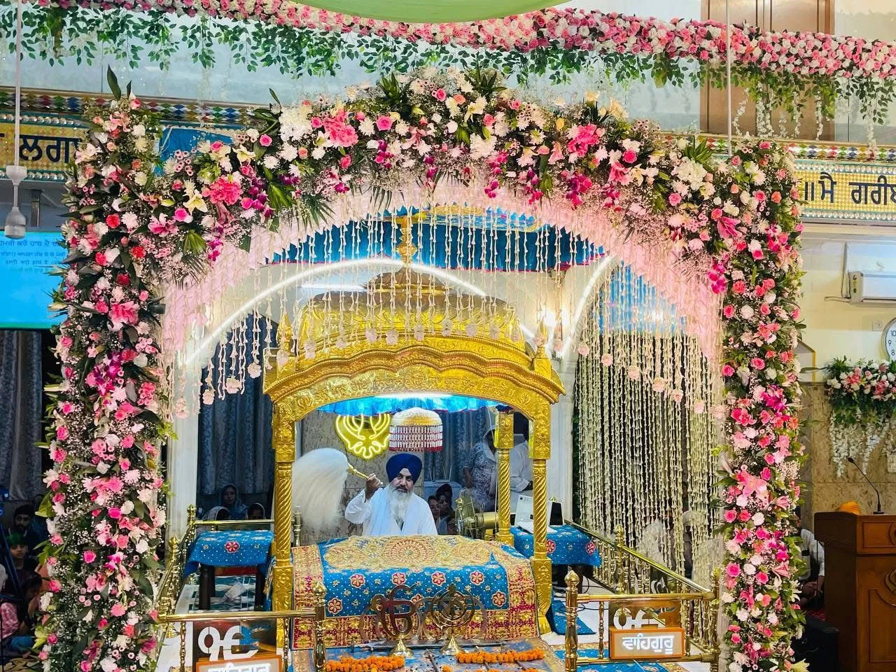 Floral Arch Decor for Gurudwara Sahib – Devotional & Elegant Setup